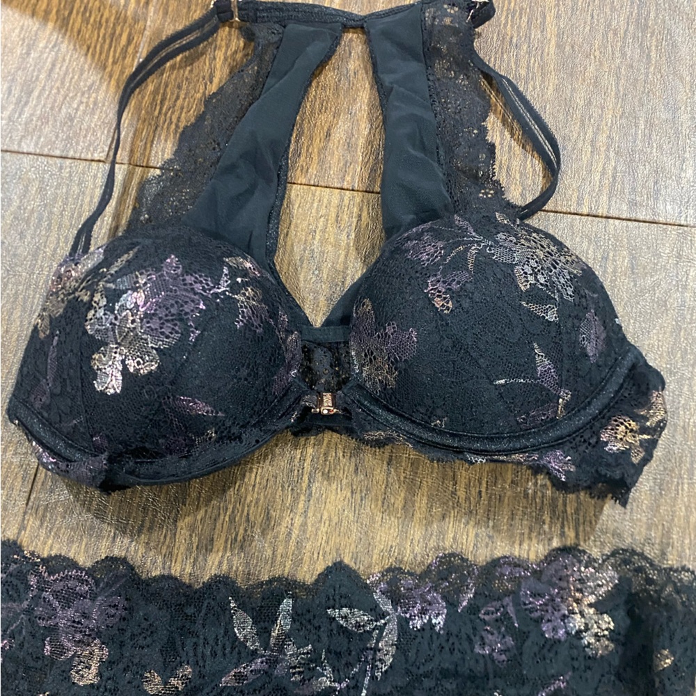 Victoria's Secret PINK Black Floral Lace Lingerie Set 32b and size small panties